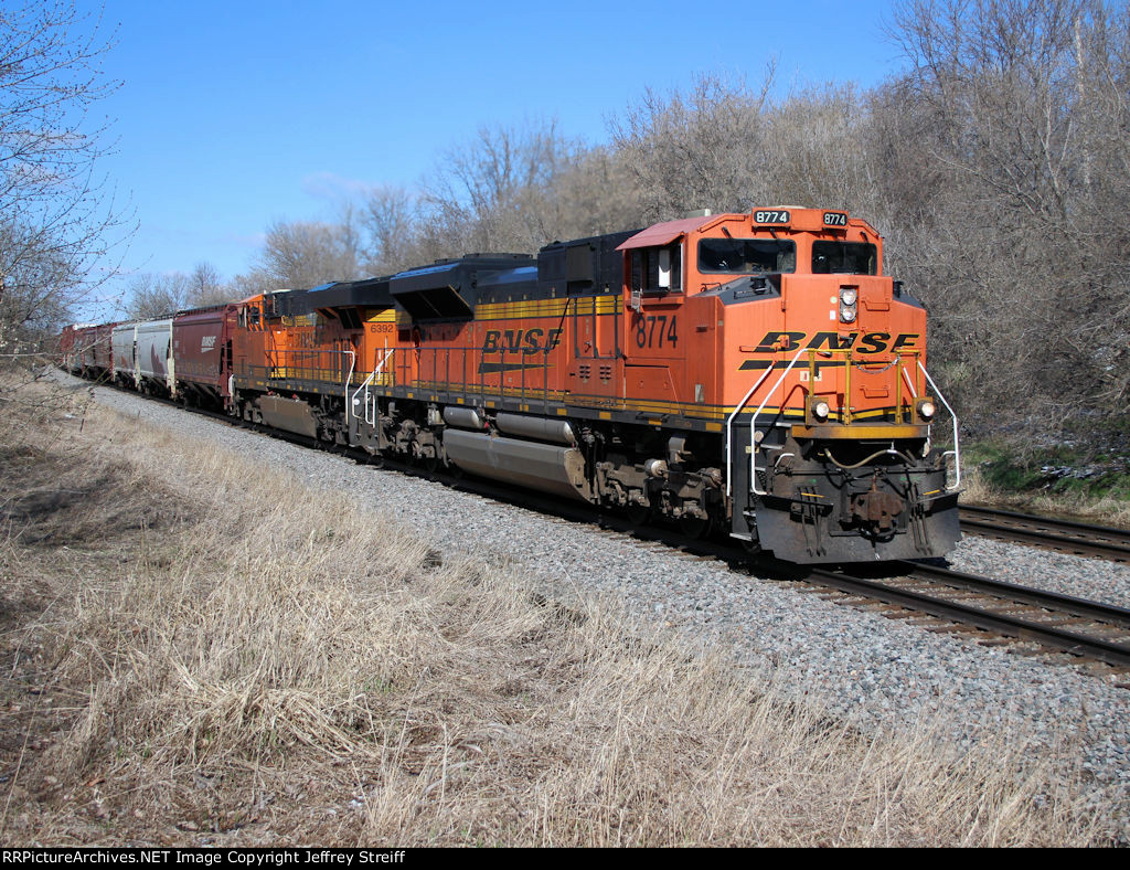 BNSF 8774